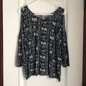 Black and white open shoulder quarter length shirt